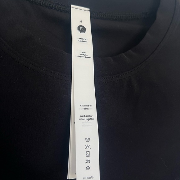 Black Stori Cropped Tee - Picture 2 of 2